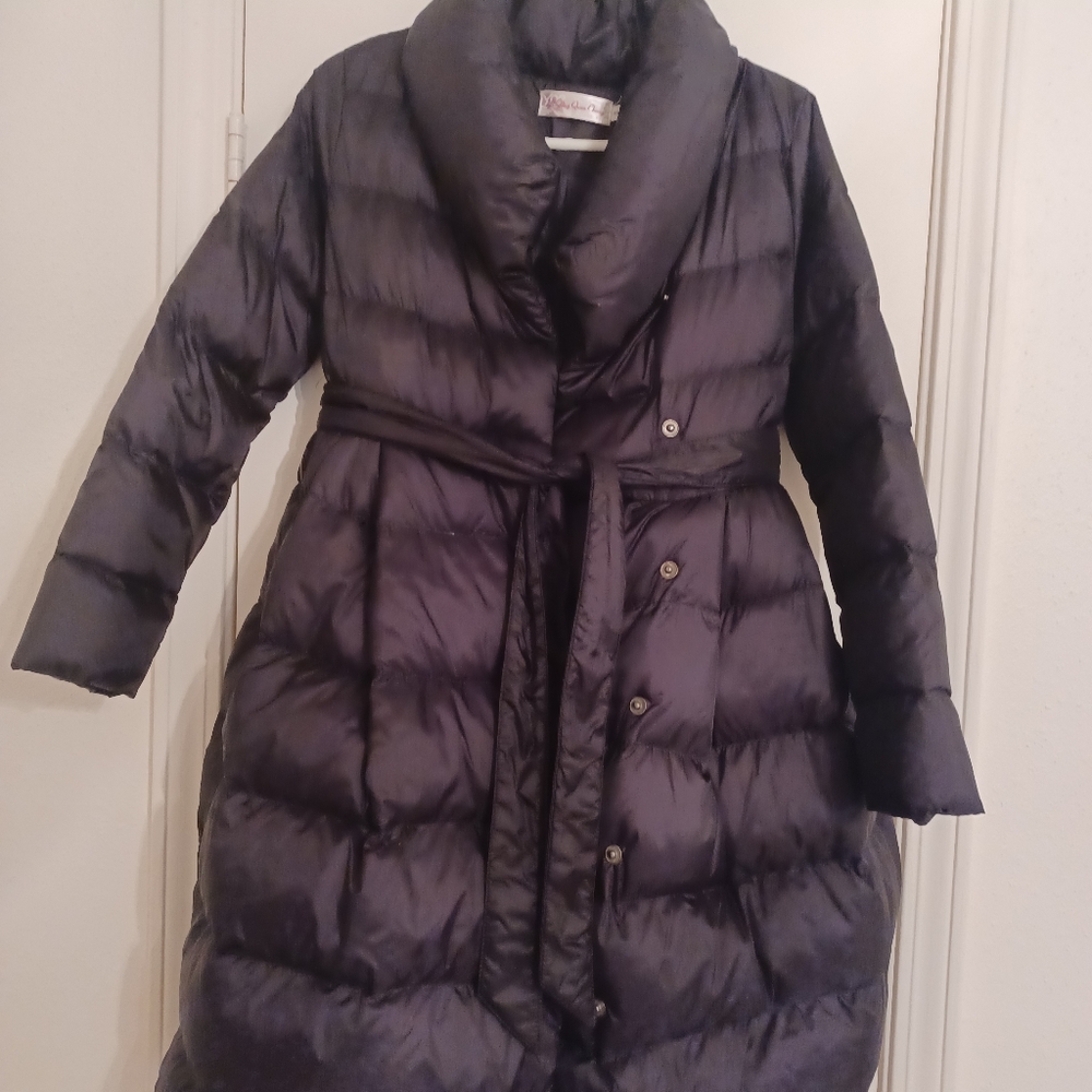 Black beautiful puffer coat. Great used condition.